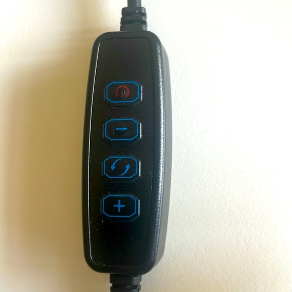 Neewer 3.5 inch Desk Ring Light with Phone Holder - Picture 2 of 3